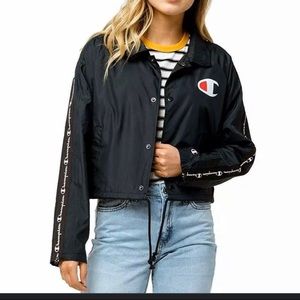 Champion cropped windbreaker small